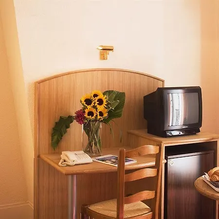 Hotel Londres Saint Honore 3*