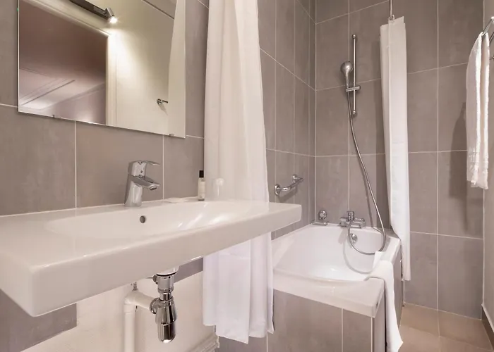 Отель Londres Saint Honore 3*