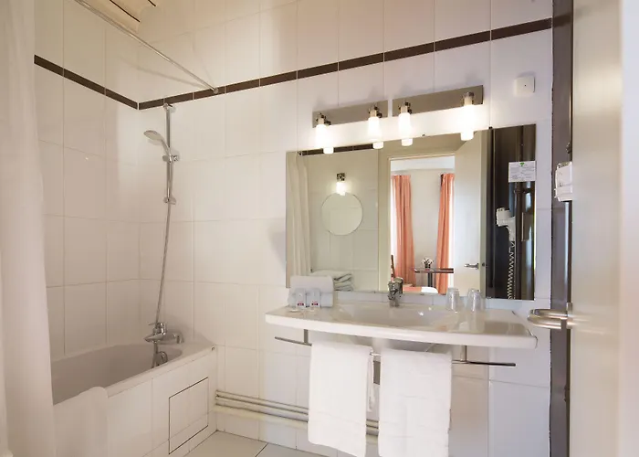 Londres Saint Honoré Hotel 3*