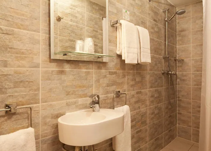 Londres Saint Honoré Hotel 3*